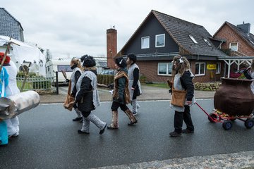 Bild 175 - Latuff Umzug